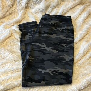 Maurice’s camo leggings